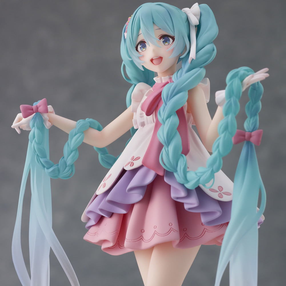 Hatsune Miku (Rapunzel) Wonderland Vocaloid Figure Taito