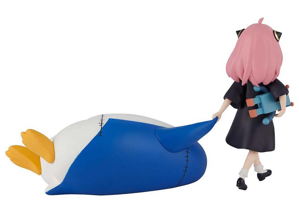 Anya Forger and Penguin Break Time Spy x Family Figure Banpresto Bandai